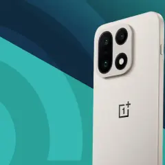 En ljusbeige mobil med en distinkt kameramodul och OnePlus-logotyp. En förhandstitt på kommande mobiler.