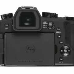 Leica V-Lux 5, en kompaktkamera med elektronisk sökare och vinklingsbar skärm. Perfekt för den kräsne fotografen.