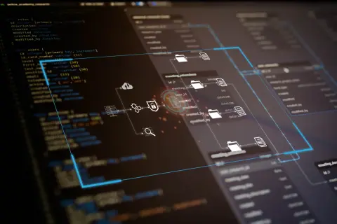 Kod och databasdiagram som visar hur **secure boot** skyddar systemet.