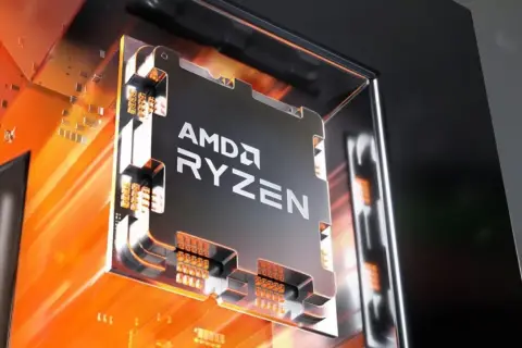 AMD Ryzen 7 5700X3D-processor, med sina gyllene kontakter och flammande orange bakgrund, redo att leverera otrolig prestanda.
