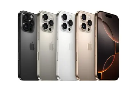 Fyra iPhones i olika färger: svart, silver, vit och guld. Perfekt för dig som vill byta telefon iPhone.