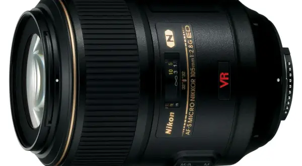 Nikon AF-S Micro Nikkor 105mm 1:2.8G ED VR, ett makro objektiv som fångar detaljer.
