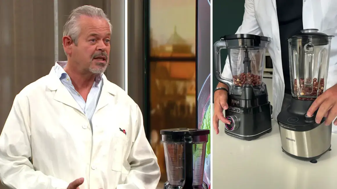 Man i labbrock utför en blender test med nötter i två olika mixers.