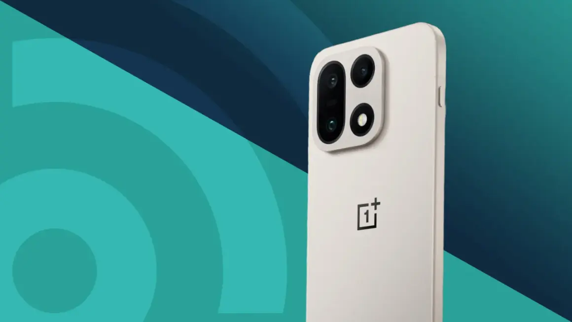 En ljusbeige mobil med en distinkt kameramodul och OnePlus-logotyp. En förhandstitt på kommande mobiler.