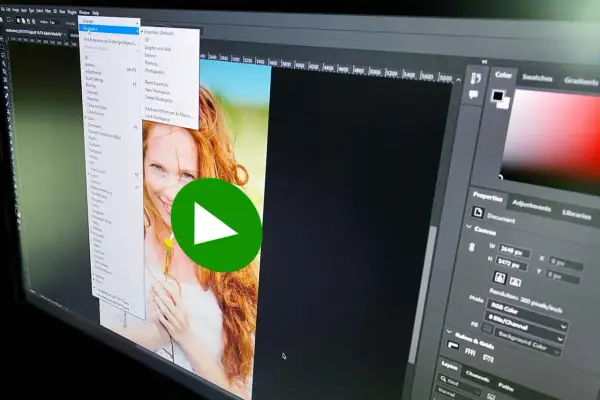 Lär dig grunderna i en gratis photoshop kurs. Bilden visar ett fönster med en kvinna och en meny för att anpassa arbetsytan.